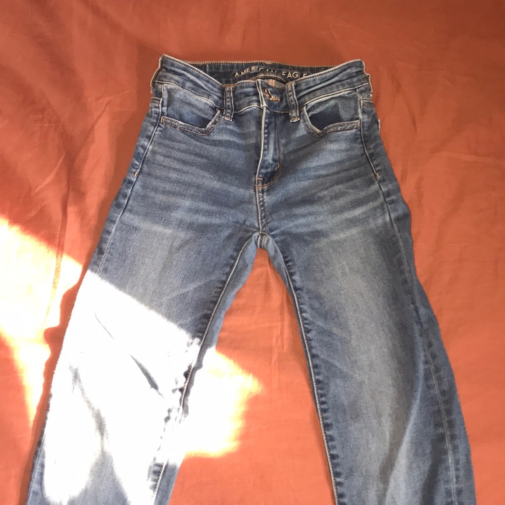 size 0 long, american eagle jeans, barely worn.